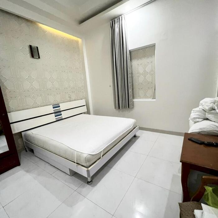Hình ảnh Bán khách sạn 5 tầng 8 phòng đường oto 5m Hoàng Hoa Thám p.Lộc Thọ trung tâm TP Nha Trang. 6