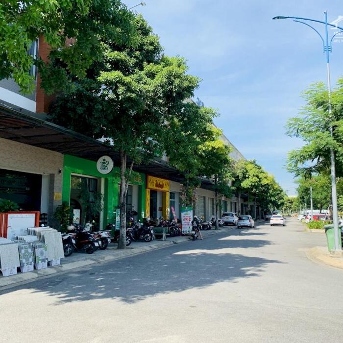 Hình ảnh BÁN CĂN NHÀ DÃY SHOPHOUSE KHU ĐÔ THỊ VSIP QUẢNG NGÃI 0