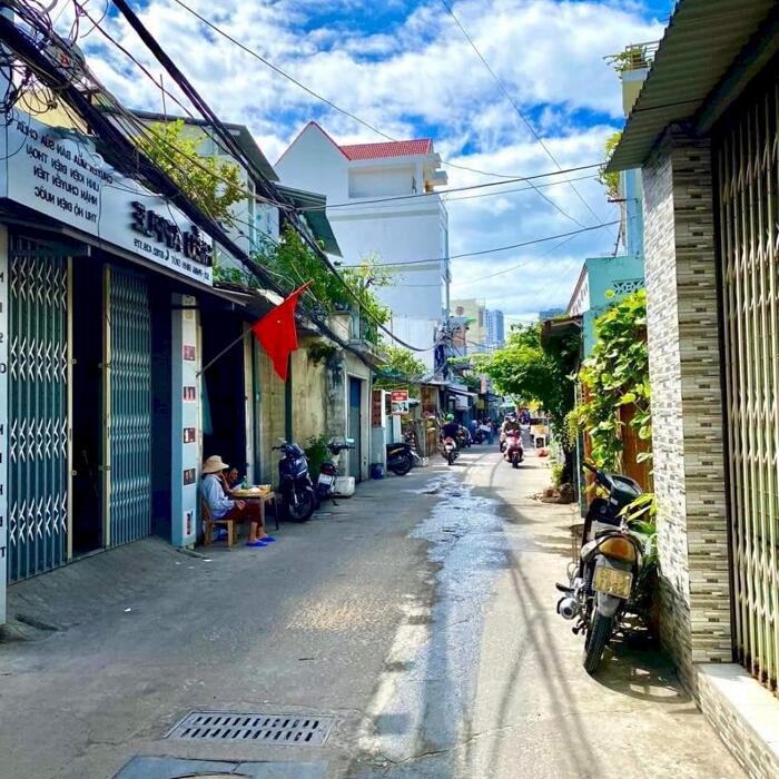 Hình ảnh cần bán nhà 3 tầng mặt tiền đường Phan Đình Giót phường Phương sài nha trang giá 5 tỷ 050 1