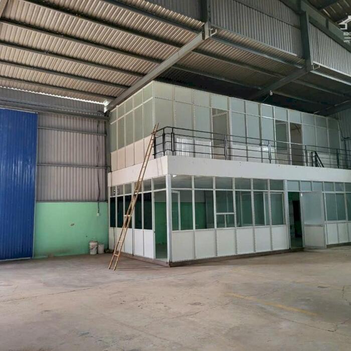 Hình ảnh Cho thuê 2000m2 Xưởng Đẹp Gía : 80 triệu / tháng Tân Uyên Bình Dương 3