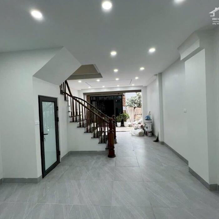 Hình ảnh Bán nhà Thạch Bàn, Long Biên. Gần khu Garden City, 40m x 5T chỉ 4,75 tỷ. Lh 0965858116 2