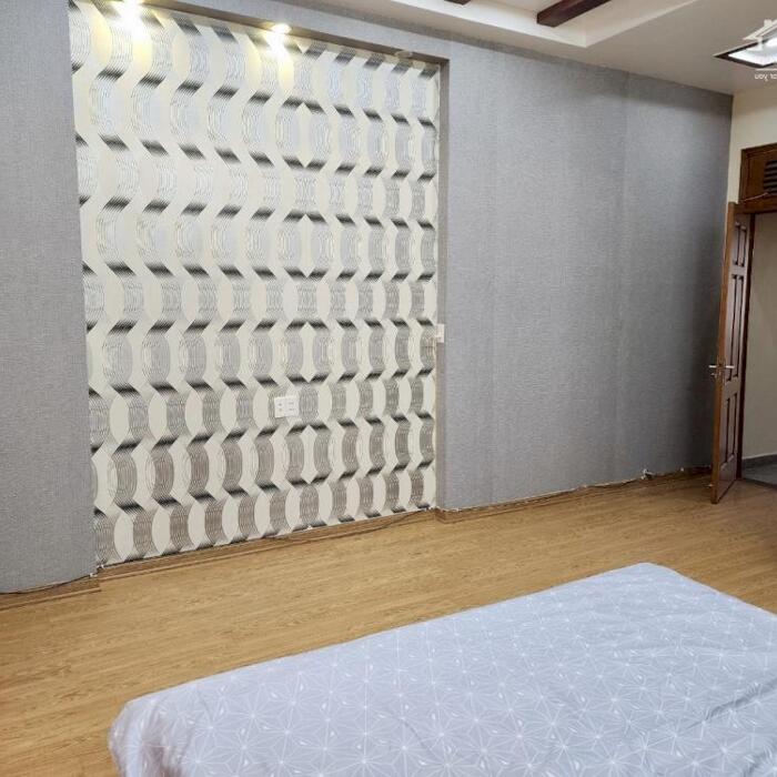 Hình ảnh Cho thuê nhà Văn Cao, 4 p.ngủ, sân cổng riêng (110m2). 6