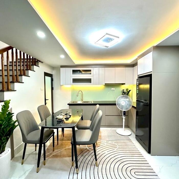 Hình ảnh Bán nhà Đội Cấn 130m2 nhà đẹp vỉa hẻ rộng thang máy đường oto tránh 0