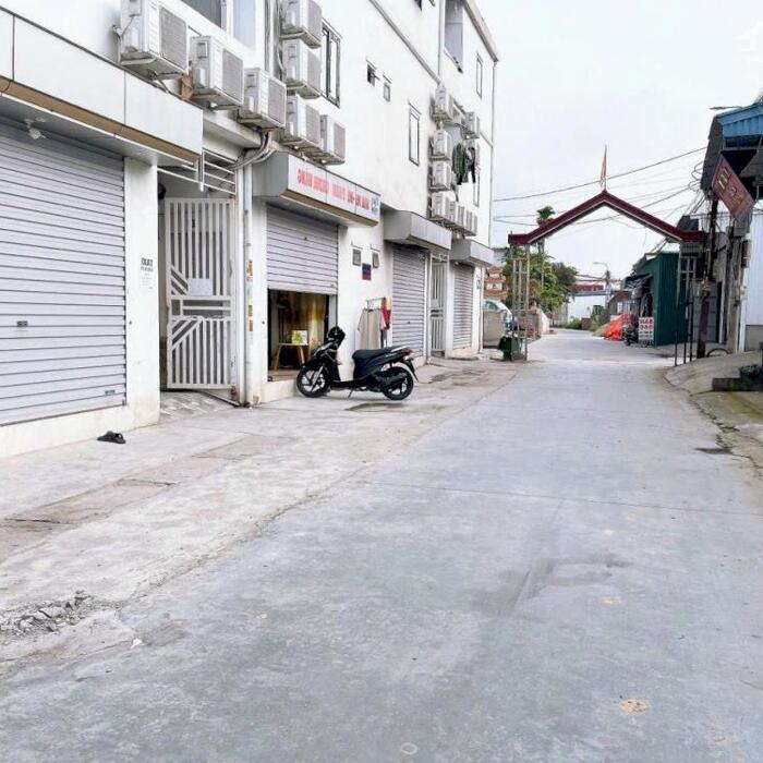 Hình ảnh Đại hạ giá đất Hoàng Lâu, Hồng Phong 63m2, Ngõ ô tô. Giá 9xx 0