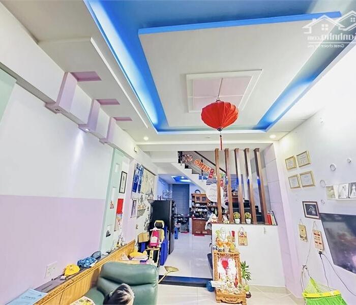 Hình ảnh Bán nhà 60m2, 4 Tầng đủ nội thất. Hẻm 6m Đường Số 8, Phường 11, Gò Vấp. 1