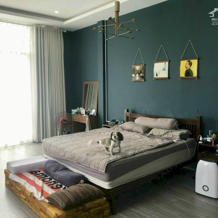 Hình ảnh Bán nhà mặt tiền Nguyễn Thị Minh Khai DT: 143m2 Giá : 27 tỷ liên hệ: 0905724084 Bích 0