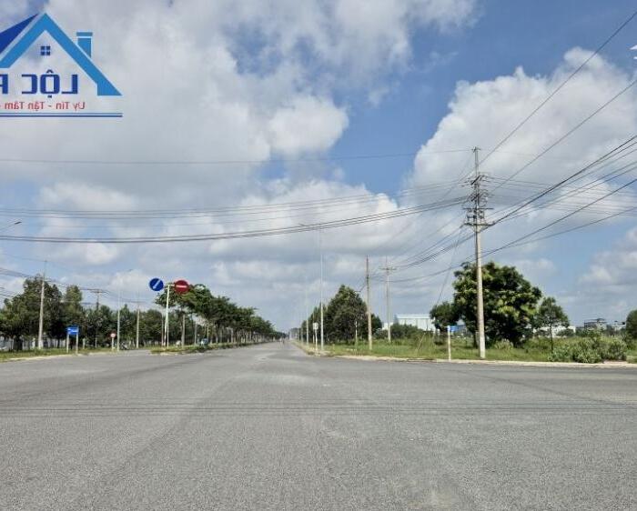 Hình ảnh Bán đất KCN Nhơn Trạch Đồng Nai 2,9ha giá 180 đô/m2 3