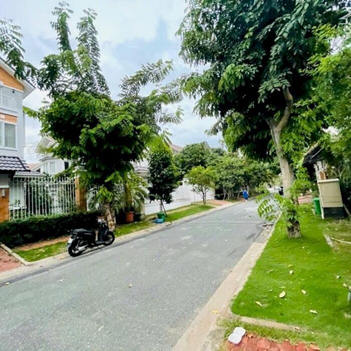 Hình ảnh Bán căn villa nam phú 288m,nhà đẹp 5pn, nội thất còn mới, ở liền, 35ty 0