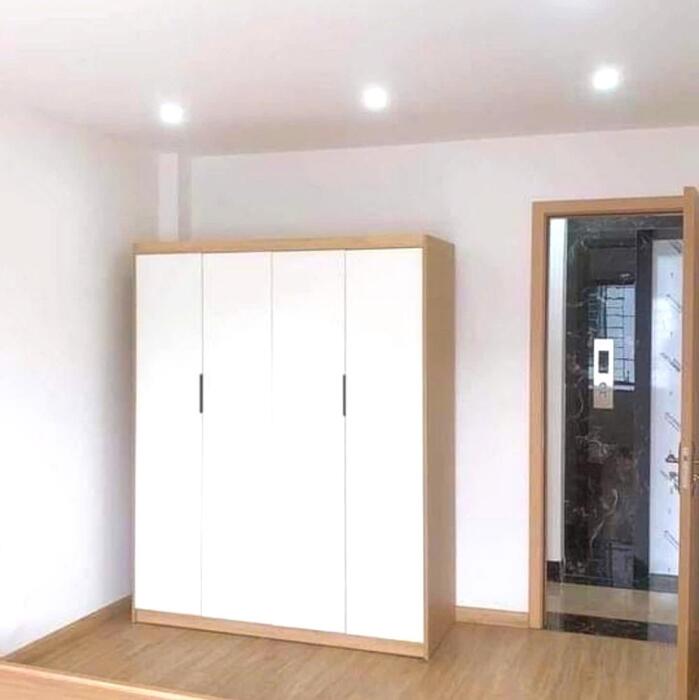 Hình ảnh Bán Ccmn 60m2 Cát Linh, 50m ra phố, 6 tầng thang máy 1