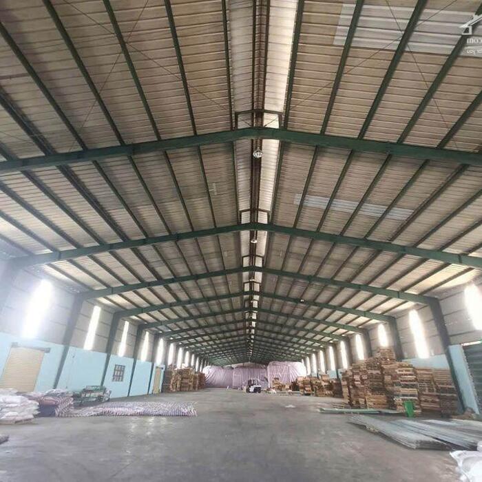 Hình ảnh Cho thuê 2.300m2 nhà xưởng Thuận An Giá 60.000/m2/tháng , đường cont khu SX tập trung 1