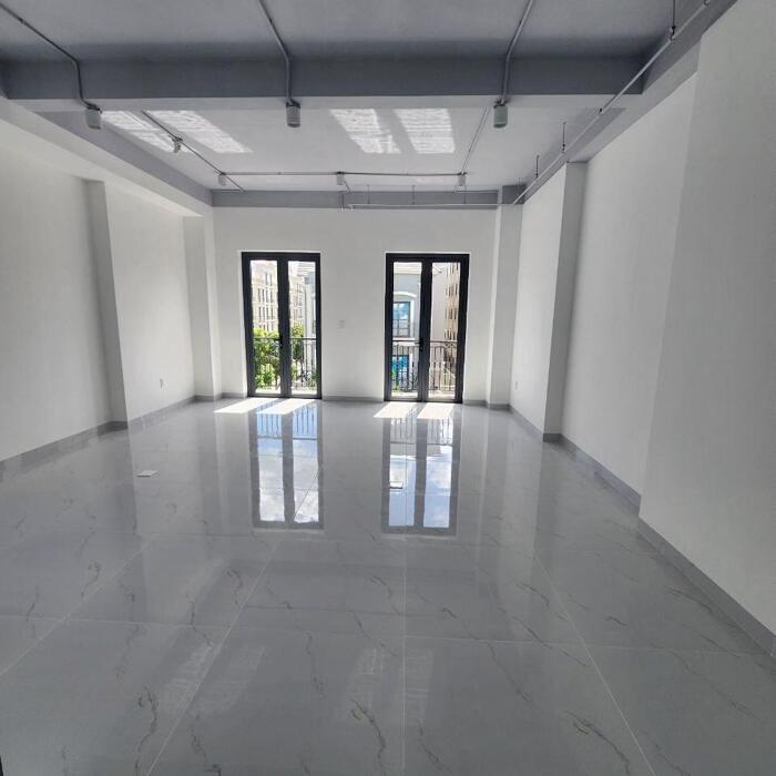 Hình ảnh căn biệt thự đẹp thuê để ở hoặc kinh doanh 252m² Vinhomes Grand park 4