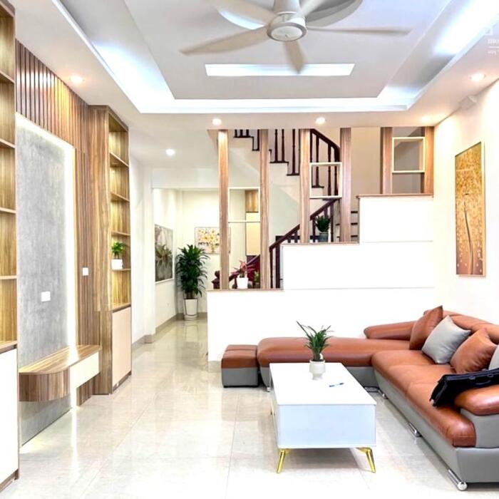 Hình ảnh Bán nhà 5 tầng Minh Khai 45m2 đẹp xuất sắc 0