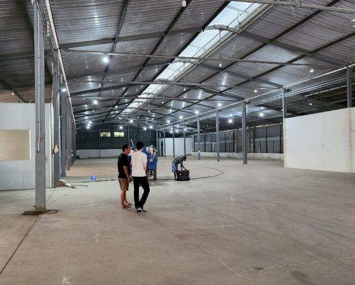 Hình ảnh Cho thuê kho xưởng 800m2, 1600m2, 2400m2 đường Nguyễn Văn Quỳ, Phú Thuận, Quận 7 2