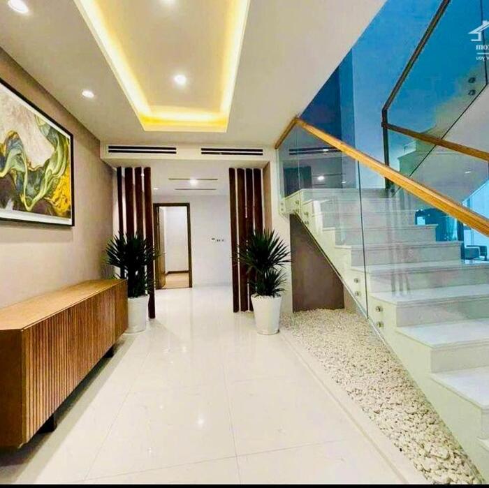 Hình ảnh Do chuyển sinh sống cần Bán căn Penthouse 240m2 view Biển trung tâm du lịch Bãi Cháy Hạ Long. 4