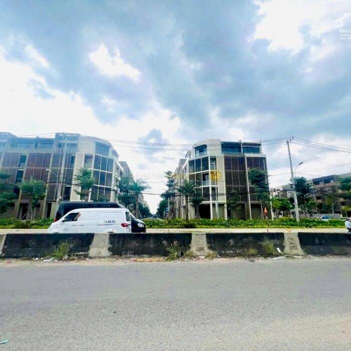 Hình ảnh Bán Đất Mặt Tiền Đỗ Xuân Hợp Đối Diện Global City DT:125m2(5mx25m) Vị Trí Đẹp-Giá 28,8 Tỷ 2