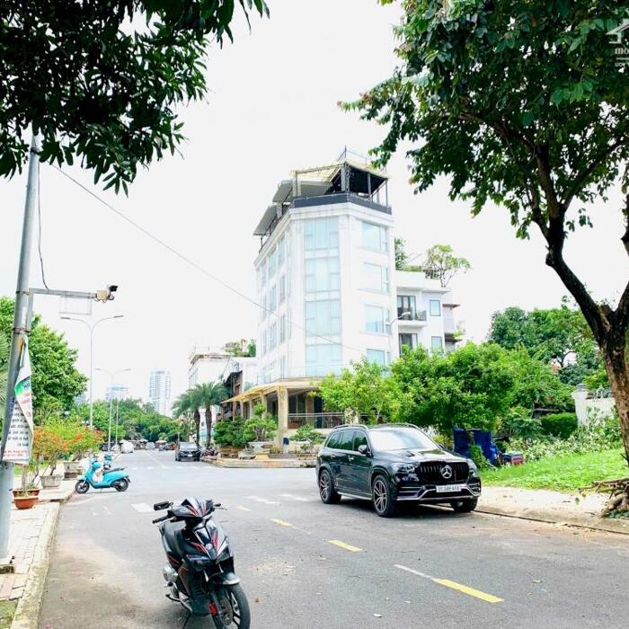 Hình ảnh Bán Villa Trực Diện Sông Sài Gòn View Landmark 81,Quận 2 DT:200m2(10x20) 1 Trệt 1 Lầu 0