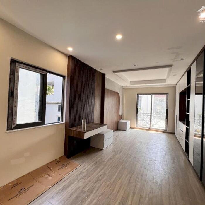 Hình ảnh NHÀ ĐẸP BỒ ĐỀ 6 TẦNG THANG MÁY 50M2, GARA Ô TÔ, GẦN CẦU CHƯƠNG DƯƠNG, NGÕ THÔNG RỘNG 5