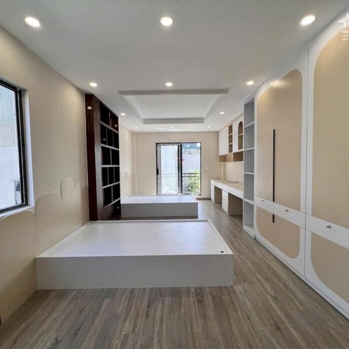 Hình ảnh NHÀ ĐẸP BỒ ĐỀ 6 TẦNG THANG MÁY 50M2, GARA Ô TÔ, GẦN CẦU CHƯƠNG DƯƠNG, NGÕ THÔNG RỘNG 2