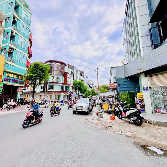 Hình ảnh Cho Thuê Toà Nhà: 722 Sư Vạn Hạnh - Quận 10 ( Ngay Vạn Hạnh Mall ) 1