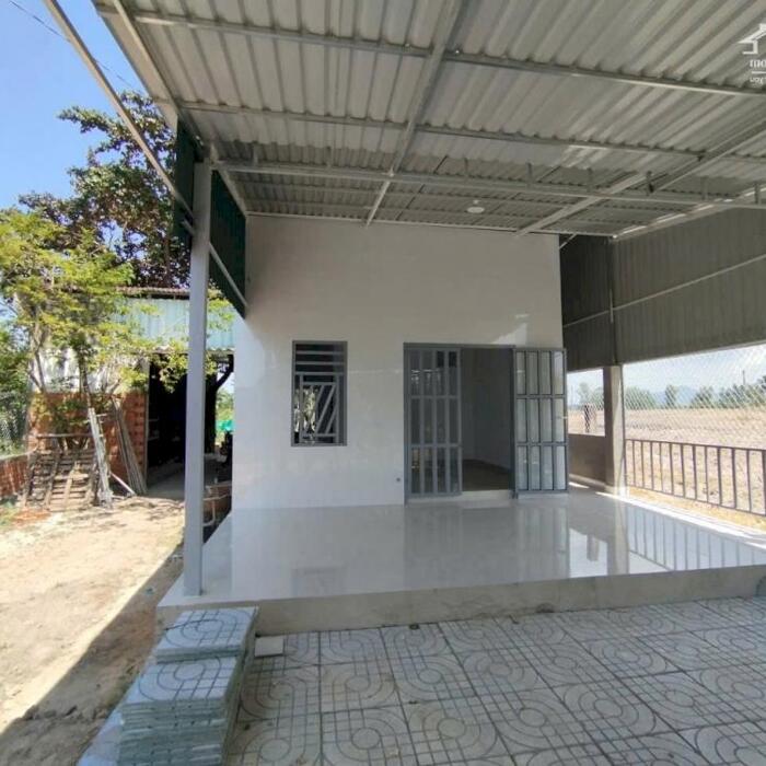 Hình ảnh bán đất vườn 1000m2 có sẵn 200m2 thổ cư, Tân Phước, LaGi, Bình Thuận. Giá 2 triệu/1m2 1