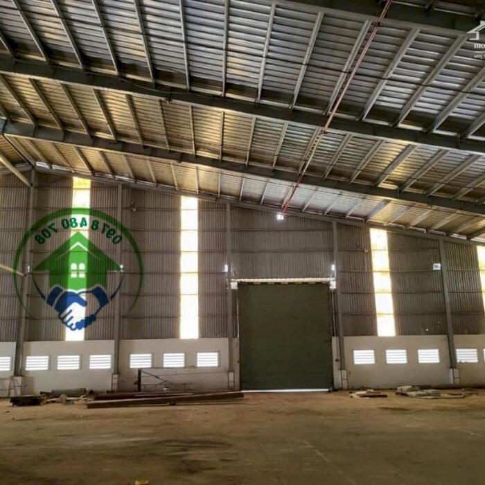 Hình ảnh Cho thuê 1700m2 XƯỞNG Tân Uyên , Gía : 127 triệu /tháng , giấy tờ đầy đủ , PCCC tự động , đường cont 0