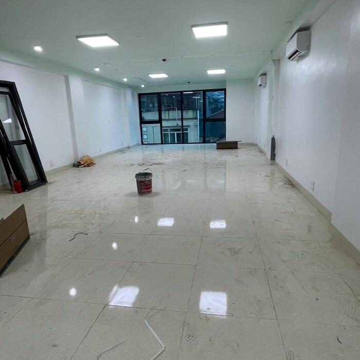 Hình ảnh Văn phòng tại Yên Xá - DT 130m2 ô tô đỗ cửa, phù hợp nhiều mô hình văn phòng 5