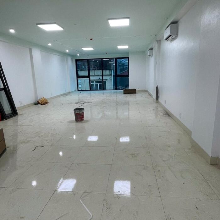 Hình ảnh Văn phòng tại Yên Xá - DT 130m2 ô tô đỗ cửa, phù hợp nhiều mô hình văn phòng 3