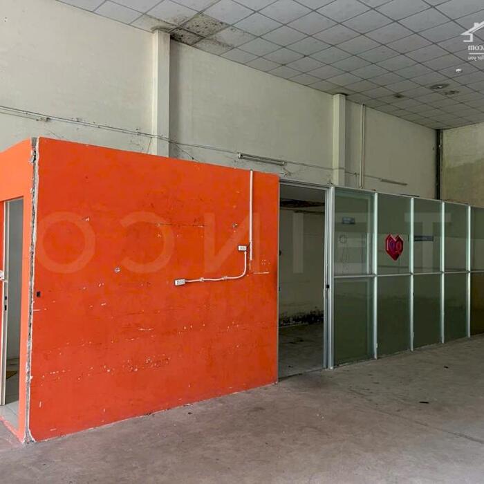 Hình ảnh Kho xưởng 370m² trong KDC Ngân Thuận, sàn được xoa bóng 6