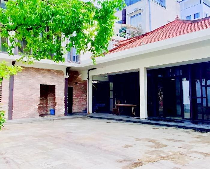 Hình ảnh Cho Thuê Biệt Thự: 11 Nguyễn Thành Ý - Quận 1 (19x19m, 2 tầng) 3