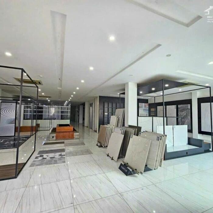 Hình ảnh Bán Building Mặt Tiền 433 Cộng Hoà, Tân Bình. DT: 11 x 27m. Hầm + 6 Tầng, DTSD: 1.300m2. 2