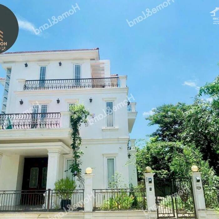 Hình ảnh Chính chủ cần cho thuê căn biệt thự Splendora Villas tại KĐT Mailand Hanoi City. Thông tin căn nhà: Diện tích 270m² - MT 18m. 0