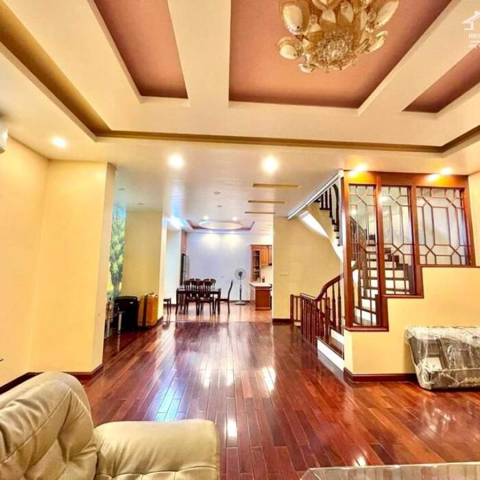 Hình ảnh Bán nhà Âu Cơ 80m2 vị trí đẹp ngõ to khu dân trí cao thang máy 13.2 tỷ 2