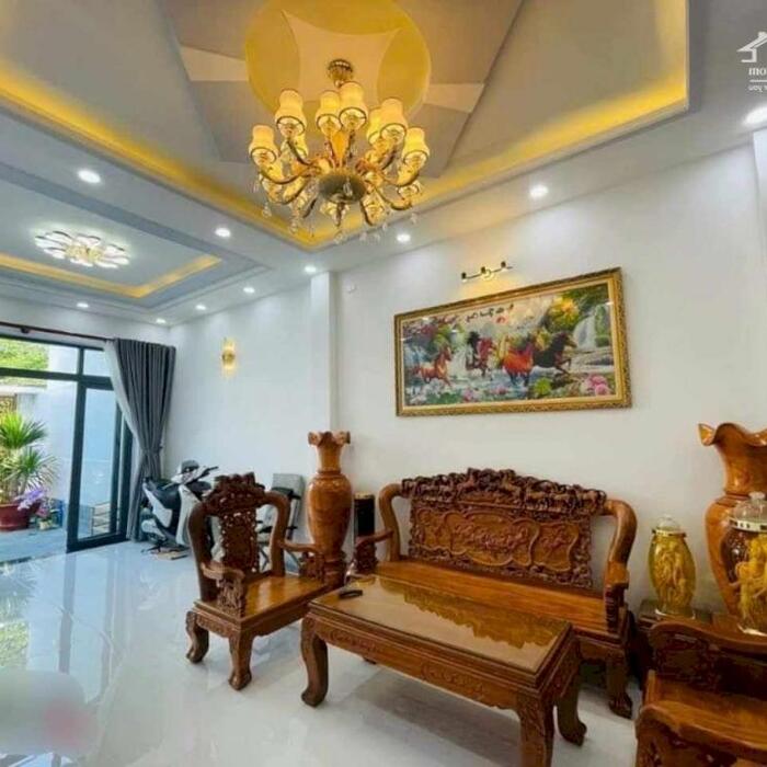 Hình ảnh Thủ Đức , Linh Tây , Mặt Tiền , 106m2 , 3 tầng , Lh 0939208616 1