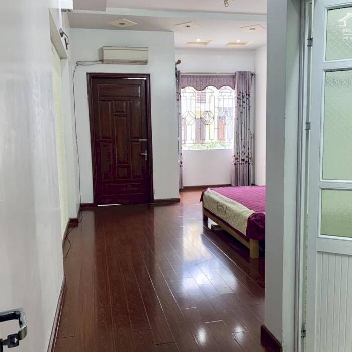 Hình ảnh Cho thuê nguyên căn Văn Cao, DT: 90m2, 5 ngủ khép kín. 6