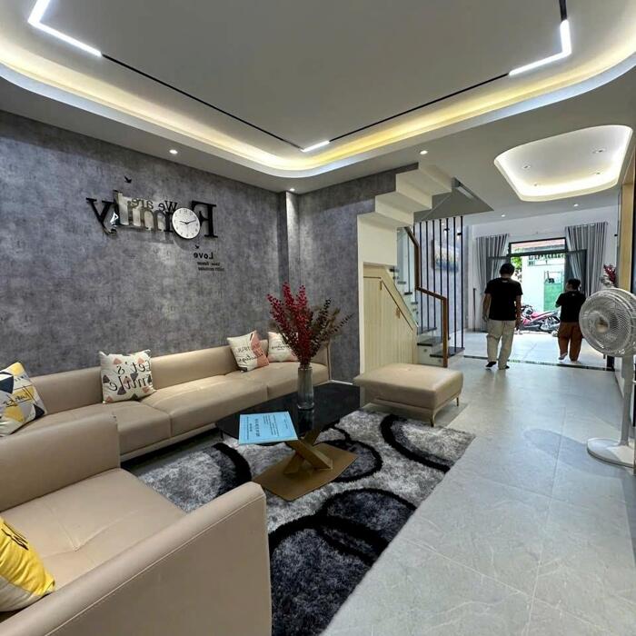 Hình ảnh Bán Nhà Khu VIP đường Hoàng Hoa Thám F7 Bình Thạnh, DT: 56m2 (4x14m) 5 Tầng Mới Đẹp, Gần Cao Ốc Botanic Towers 1