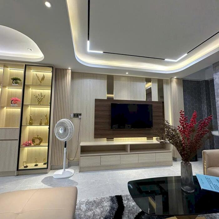 Hình ảnh Bán Nhà Khu VIP đường Hoàng Hoa Thám F7 Bình Thạnh, DT: 56m2 (4x14m) 5 Tầng Mới Đẹp, Gần Cao Ốc Botanic Towers 8