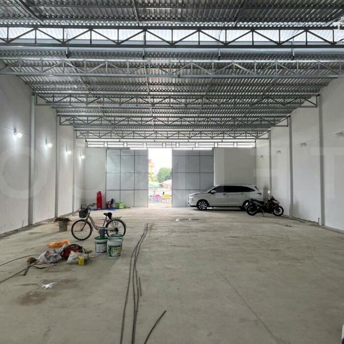 Hình ảnh Cho thuê kho xưởng 300m² có sân sau mặt sông nhỏ, đường cặp Quốc Lộ 1A, Q. Cái Răng, TP. Cần Thơ, thuê 22 triệu/ tháng 1