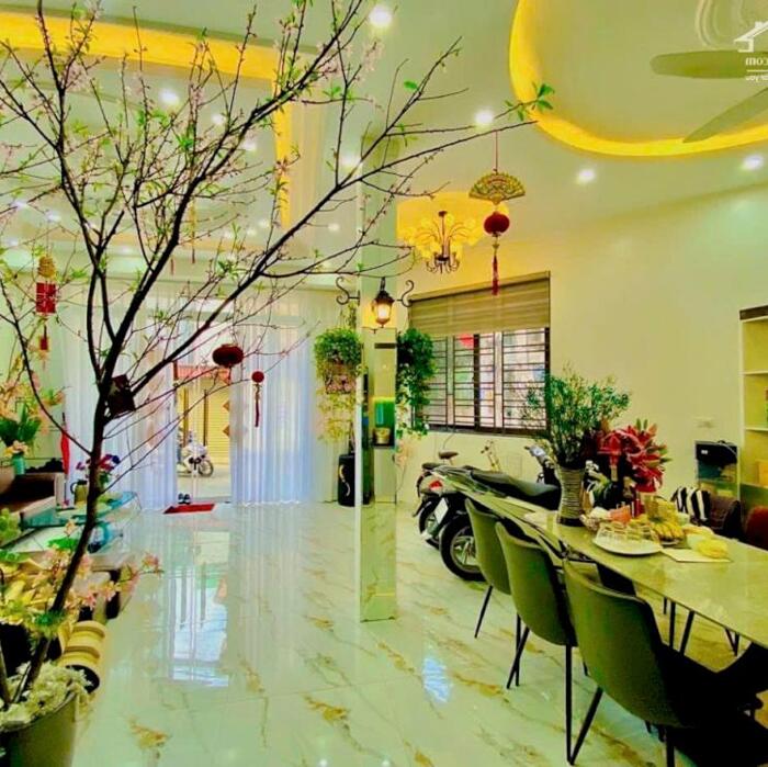 Hình ảnh Cho thuê nhà lô góc Văn Cao, DT: 70m2, 5 phòng ngủ khép kín. 2