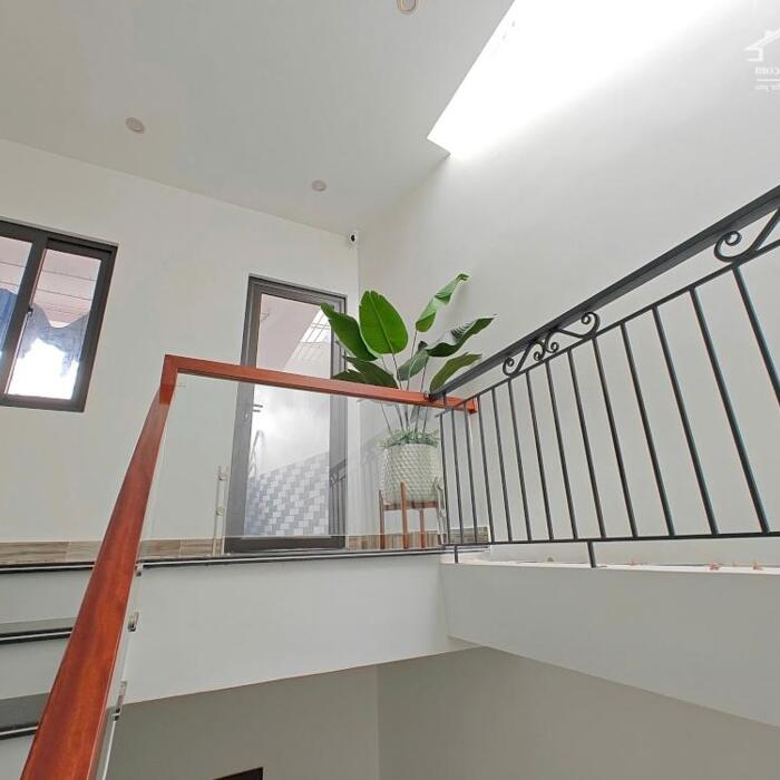 Hình ảnh Cho thuê nhà lô góc Văn Cao, DT: 70m2, 5 phòng ngủ khép kín. 9