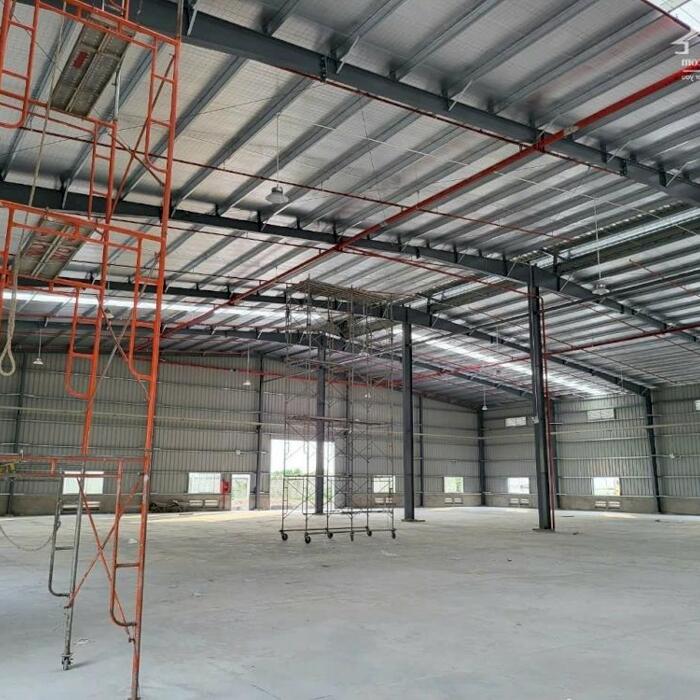 Hình ảnh Cho thuê 2800m2 XƯỞNG mới 100% ,Tân Uyên ,Gía :220 triệu/tháng , PCCC tự động , đường cont 3