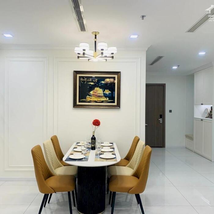 Hình ảnh Căn hộ 3PN, 2WC, DT 116m2, tầng 32 Vinhomes Central Park Tân Cảng khu Landmark 81 8