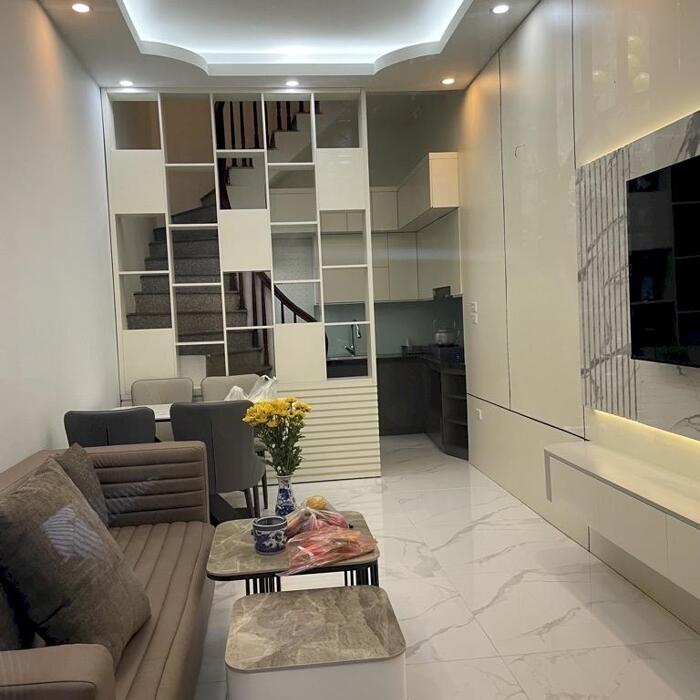 Hình ảnh Bán nhà Phố Khâm Thiên, ngõ thông, dân trí cao, ở ngay: 30m2, 4T, mt 3,1m. Giá 5 tỷ 8 Tl 1