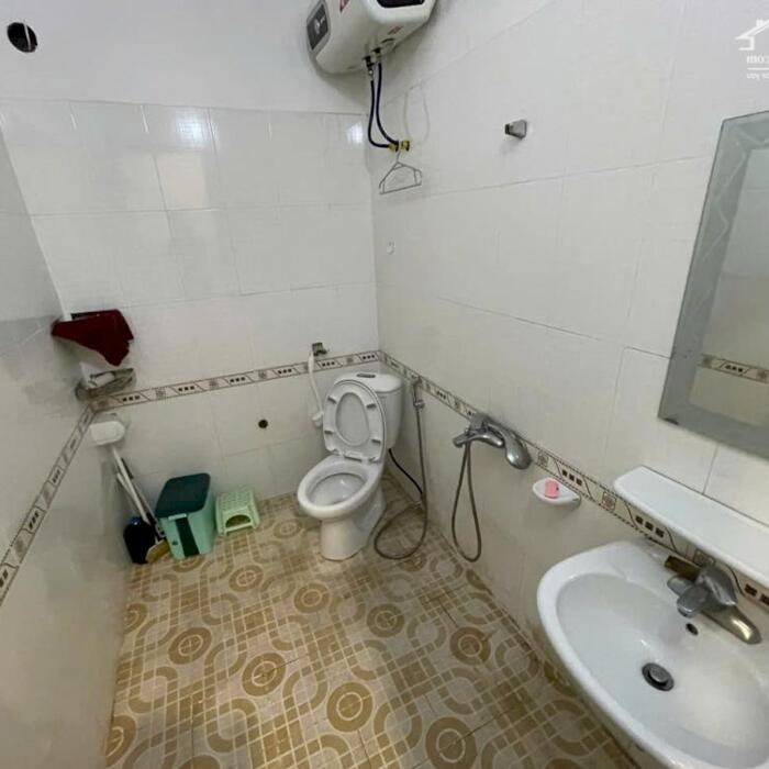 Hình ảnh Cho thuê nhà 4 phòng ngủ full đồ phố Văn Cao, DT: 58m2. 12