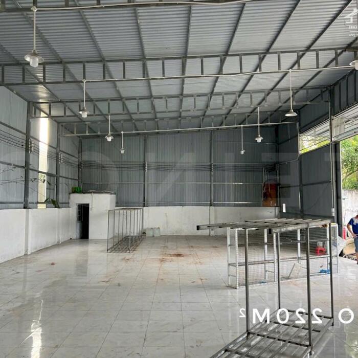 Hình ảnh Cho thuê kho xưởng bãi 1.000m² có 2 kho xây dựng 300m² có điện 3 pha, gần cầu Bình Thuỷ của Nguyễn Văn Linh, P. Long Tuyền, Q. Bình Thuỷ, TP. Cần Thơ, thuê 12 triệu/ tháng 1