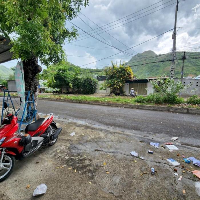 Hình ảnh Bán nhà Mặt tiền Thân Nhân Trung_Ngang 11m_Gần Bến Du Thuyền_Nha Trang. 5