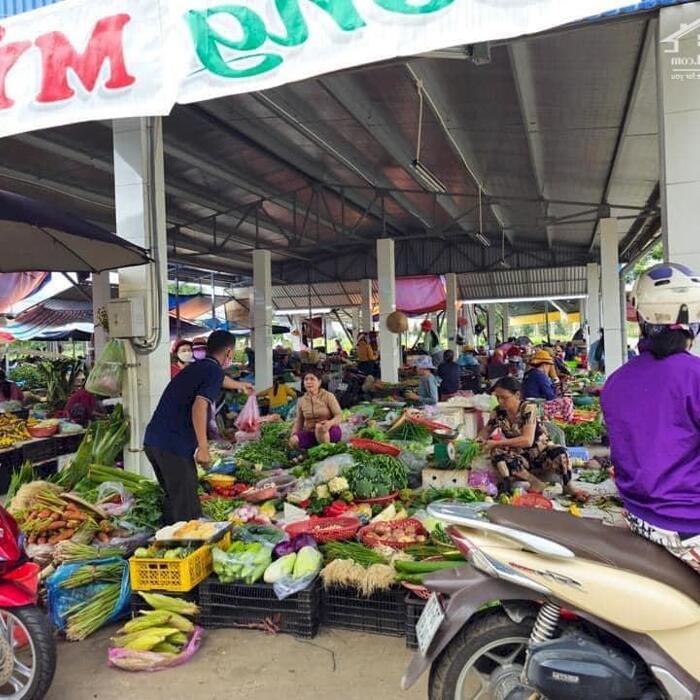 Hình ảnh BÁN LÔ ĐẤT MẶT TIỀN TRONG CHỢ HÀNG RƯỢU - PHƯỜNG TRƯƠNG QUANG TRỌNG - GIÁ 2 TYX 1