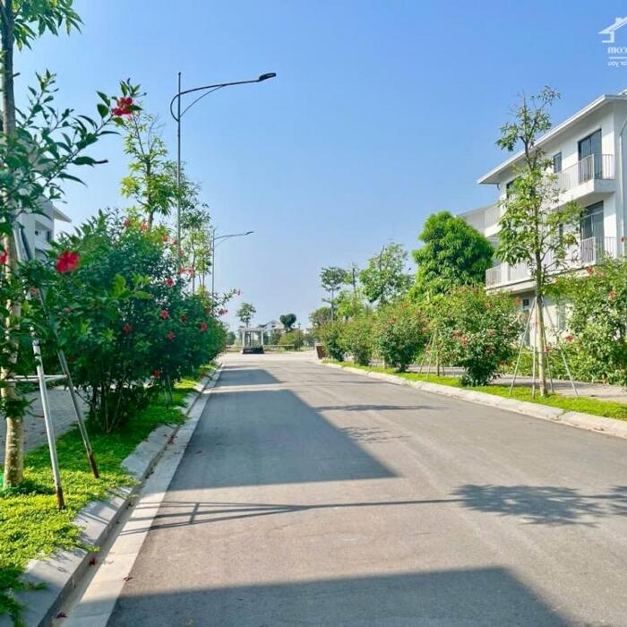 Hình ảnh BÁN CĂN NHÀ BIỆT THỰ BA TẦNG VỊ TRÍ 2 MẶT TIỀN KHU ĐÔ THỊ ECO GARDEN VIEW BỂ BƠI VÀ CÔNG VIÊN. 4