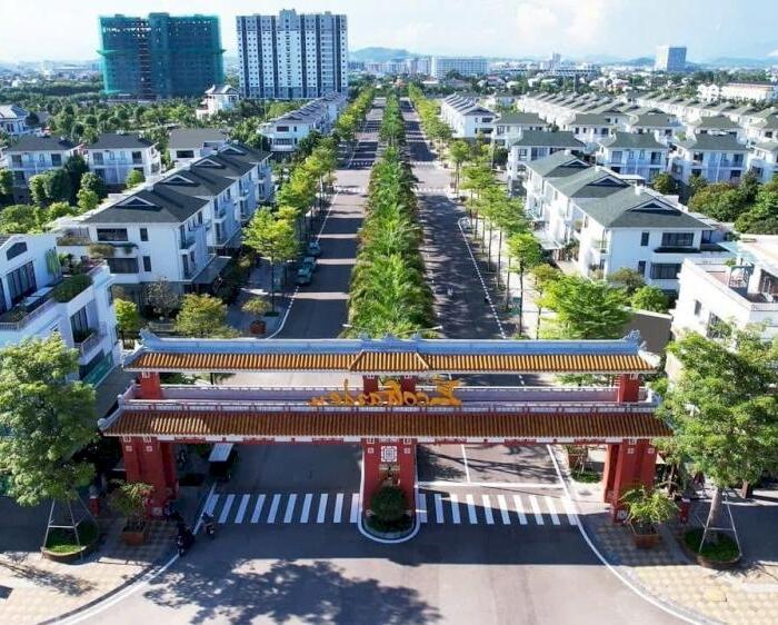 Hình ảnh BÁN CĂN NHÀ BIỆT THỰ BA TẦNG VỊ TRÍ 2 MẶT TIỀN KHU ĐÔ THỊ ECO GARDEN VIEW BỂ BƠI VÀ CÔNG VIÊN. 1