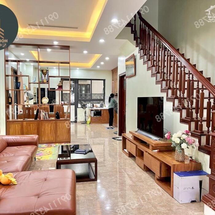 Hình ảnh Biệt Thự Vinhoems Thăng Long, 154m² Góc Xẻ Khe Cực Thoáng - Giá Thuê 2x triệu/tháng 1