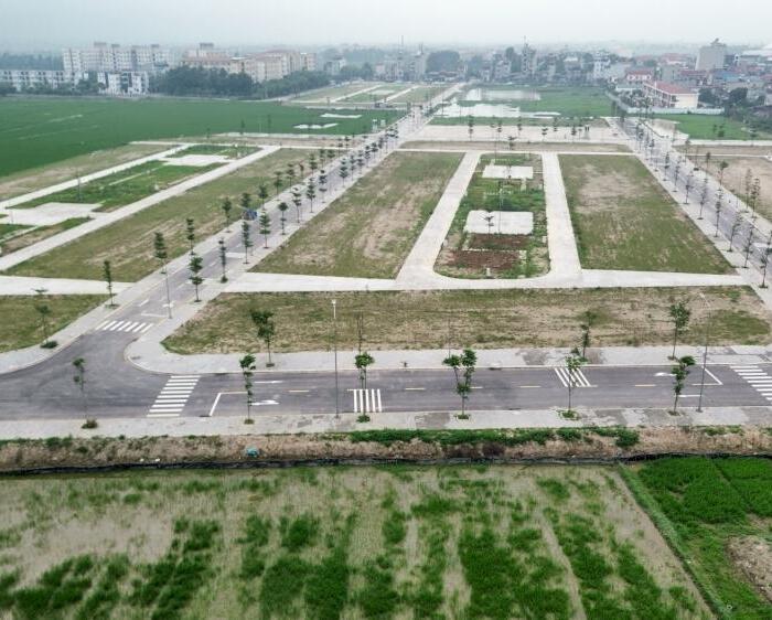 Hình ảnh Lô ngay dãy ngoài dự án kdt Đông Yên, Văn Phú Yên Phong, đường to trục chính tăng giá tốt 3